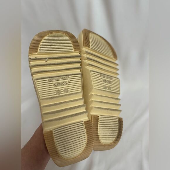 Crocs Classic Hiker XScape Women’s Sz 9 Vanilla Yellow Platform - Picture 9 of 10